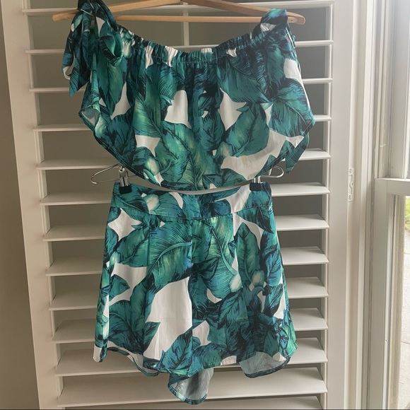 Palm leaf shorts (part of a set, top sold separately on profile) - Picture 8 of 8